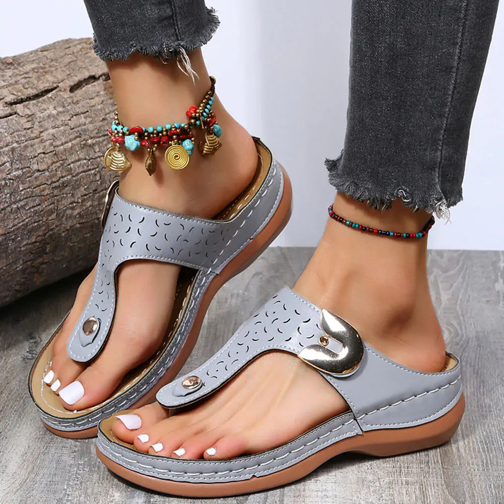 CHLOE™ COMFY FOOTBED ORTHOPEDIC SADNALS