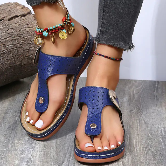 CHLOE™ COMFY FOOTBED ORTHOPEDIC SADNALS